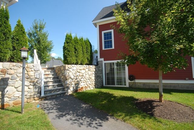 19 Brigham Farm Lane 19, Bolton, MA 01740