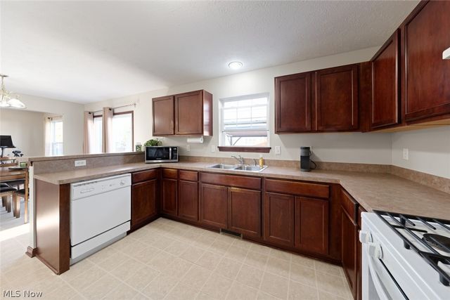 4642 Crossing Trail, Lorain, OH 44053