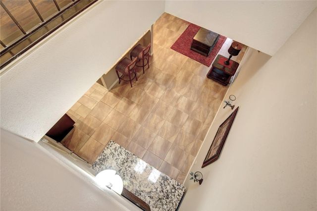 2220 Bering Drive 13, Houston, TX 77057