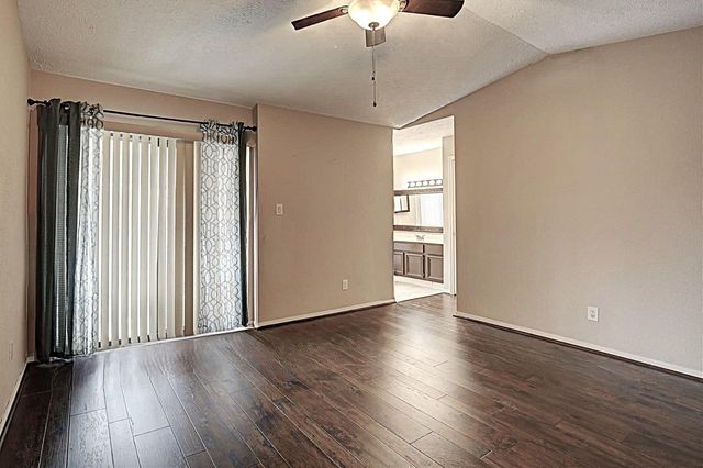 2220 Bering Drive 13, Houston, TX 77057