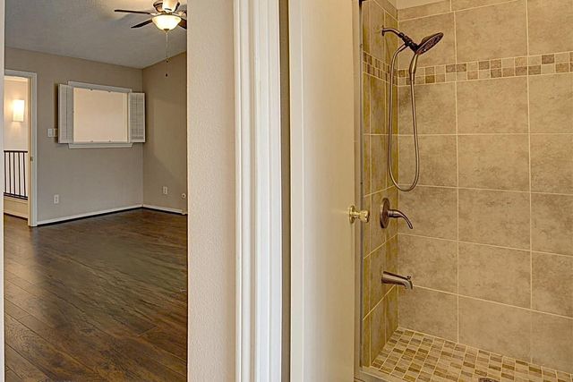 2220 Bering Drive 13, Houston, TX 77057