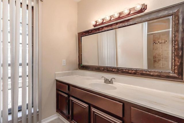 2220 Bering Drive 13, Houston, TX 77057