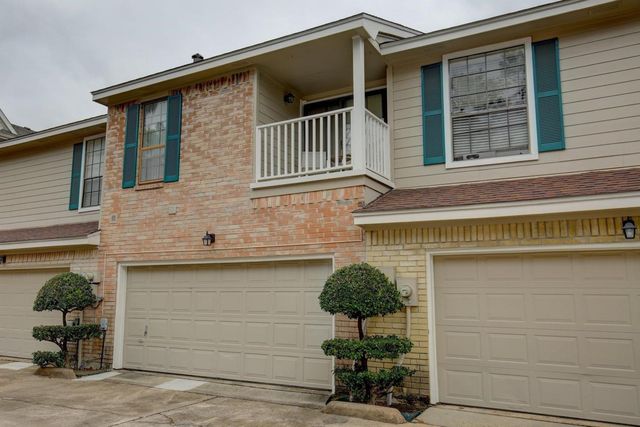 2220 Bering Drive 13, Houston, TX 77057