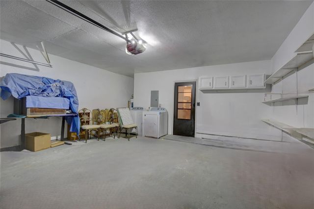 2220 Bering Drive 13, Houston, TX 77057