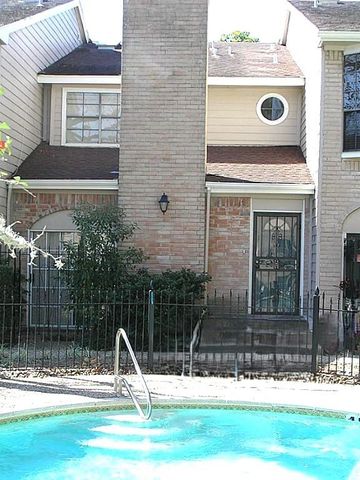 2220 Bering Drive 13, Houston, TX 77057