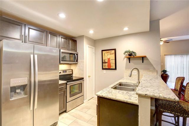 2220 Bering Drive 13, Houston, TX 77057