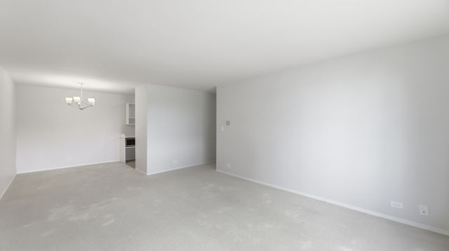1880 Bonnie Lane 203, Hoffman Estates, IL 60169