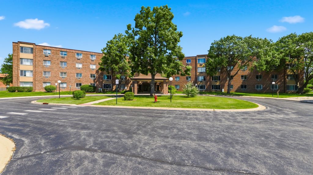 1880 Bonnie Lane 203, Hoffman Estates, IL 60169