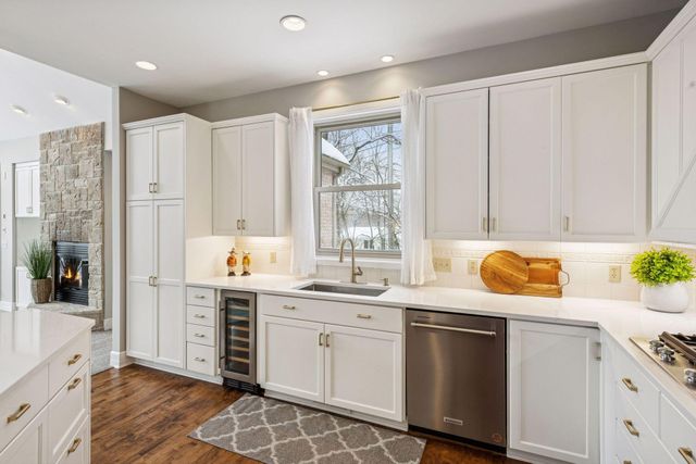 4902 Woodhurst Lane, Minnetonka, MN 55345