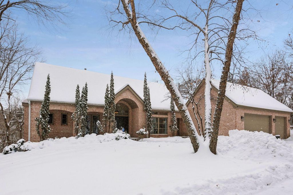 4902 Woodhurst Lane, Minnetonka, MN 55345