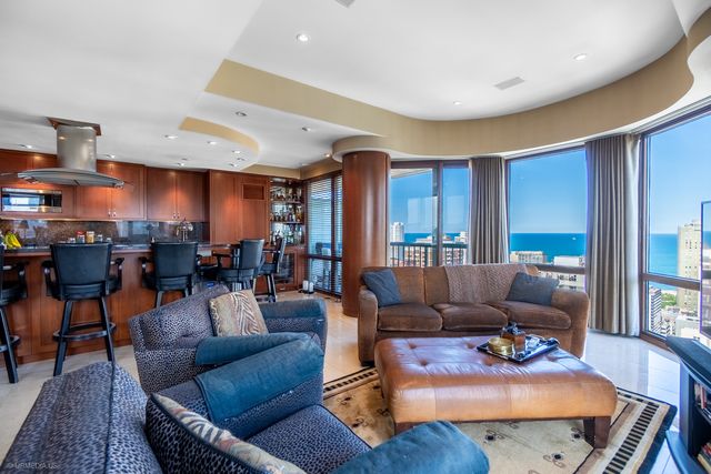 111 W Maple Street 3402-3404, Chicago, IL 60610