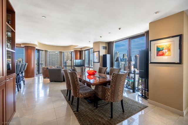111 W Maple Street 3402-3404, Chicago, IL 60610