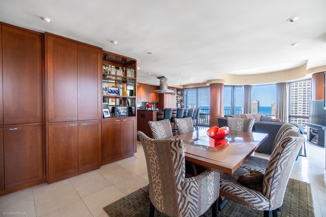 111 W Maple Street 3402-3404, Chicago, IL 60610