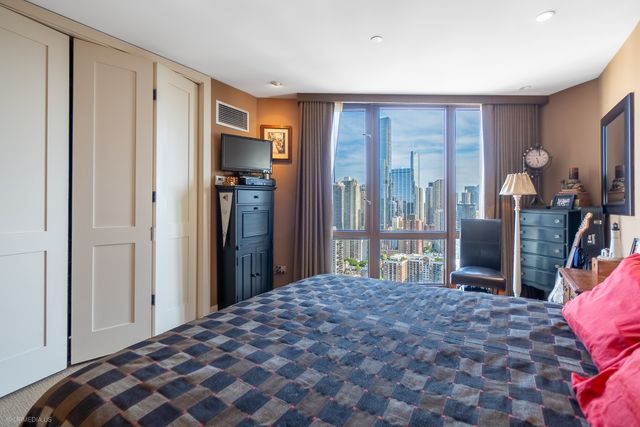 111 W Maple Street 3402-3404, Chicago, IL 60610