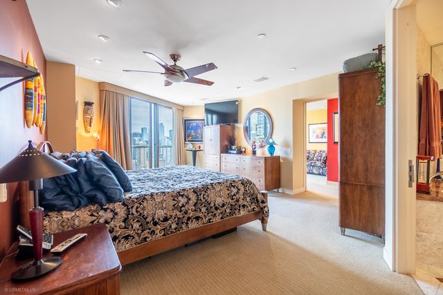 111 W Maple Street 3402-3404, Chicago, IL 60610