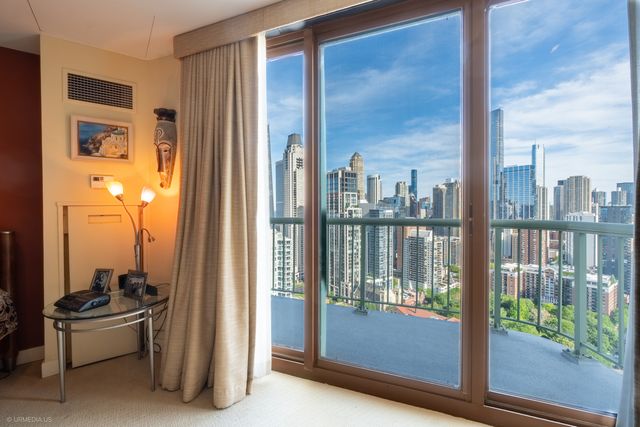 111 W Maple Street 3402-3404, Chicago, IL 60610