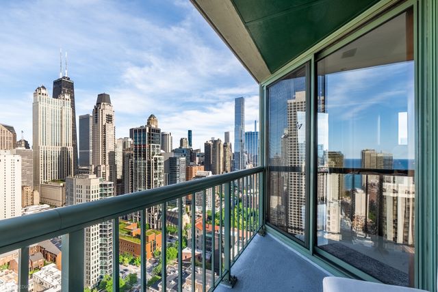 111 W Maple Street 3402-3404, Chicago, IL 60610
