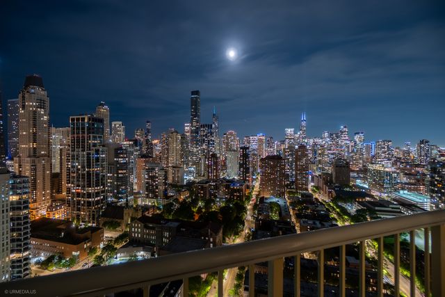 111 W Maple Street 3402-3404, Chicago, IL 60610