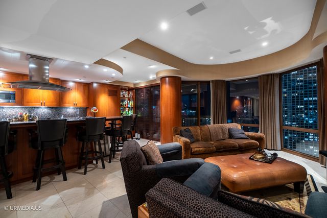111 W Maple Street 3402-3404, Chicago, IL 60610