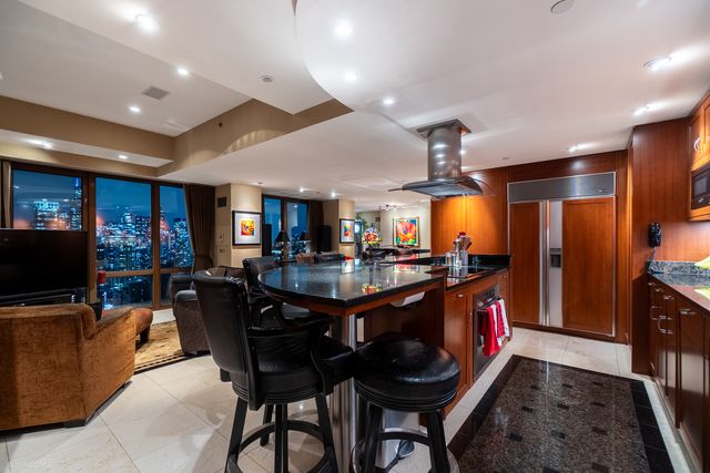 111 W Maple Street 3402-3404, Chicago, IL 60610