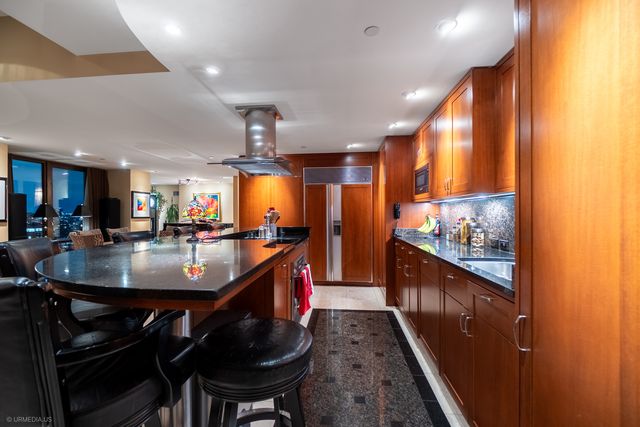111 W Maple Street 3402-3404, Chicago, IL 60610