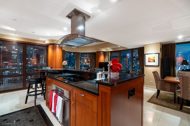111 W Maple Street 3402-3404, Chicago, IL 60610