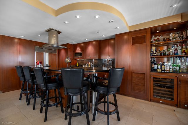111 W Maple Street 3402-3404, Chicago, IL 60610