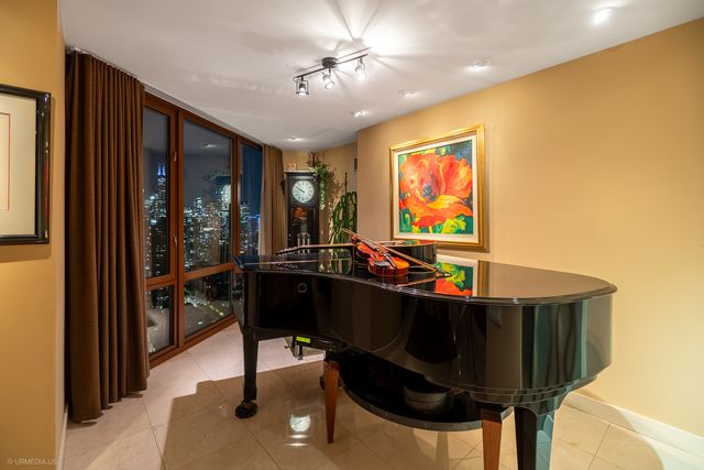 111 W Maple Street 3402-3404, Chicago, IL 60610