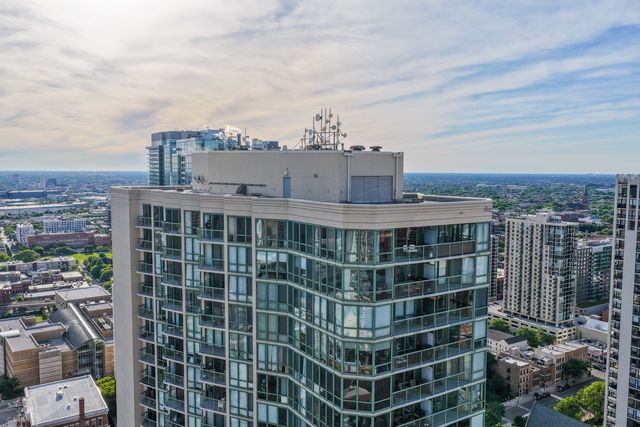 111 W Maple Street 3402-3404, Chicago, IL 60610