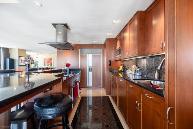 111 W Maple Street 3402-3404, Chicago, IL 60610