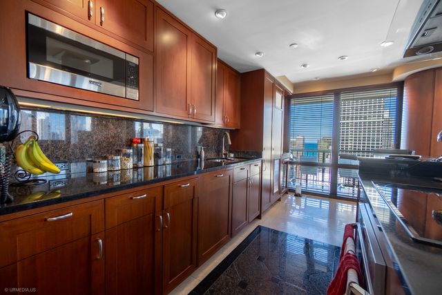 111 W Maple Street 3402-3404, Chicago, IL 60610