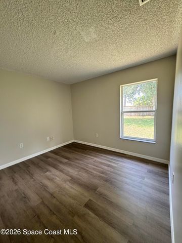 959 Pine Walk Court NE, Palm Bay, FL 32905