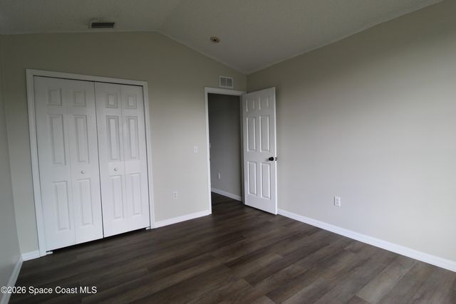 959 Pine Walk Court NE, Palm Bay, FL 32905