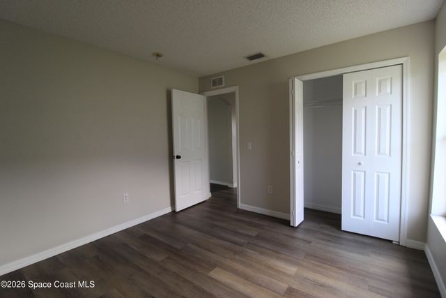 959 Pine Walk Court NE, Palm Bay, FL 32905