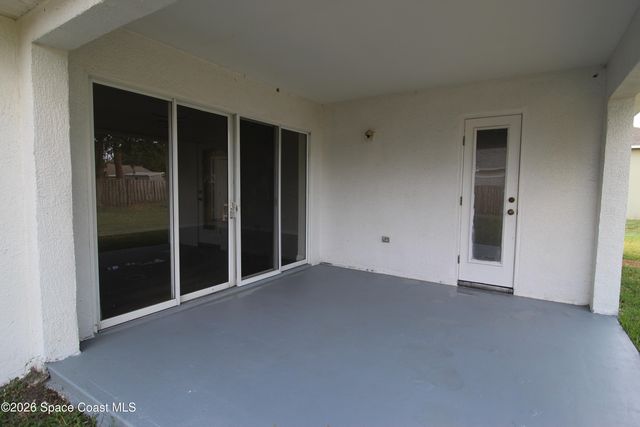 959 Pine Walk Court NE, Palm Bay, FL 32905