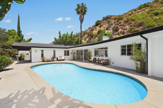 507 Venado Vista Drive, La Canada Flintridge, CA 91011