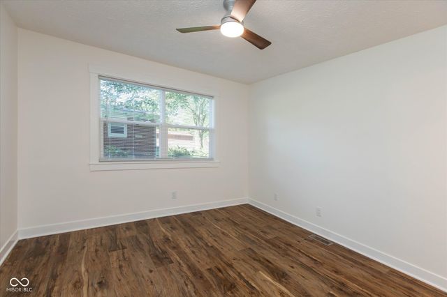 1074 S Avon Avenue, Avon, IN 46123