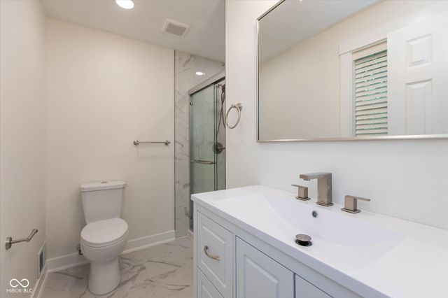 1074 S Avon Avenue, Avon, IN 46123