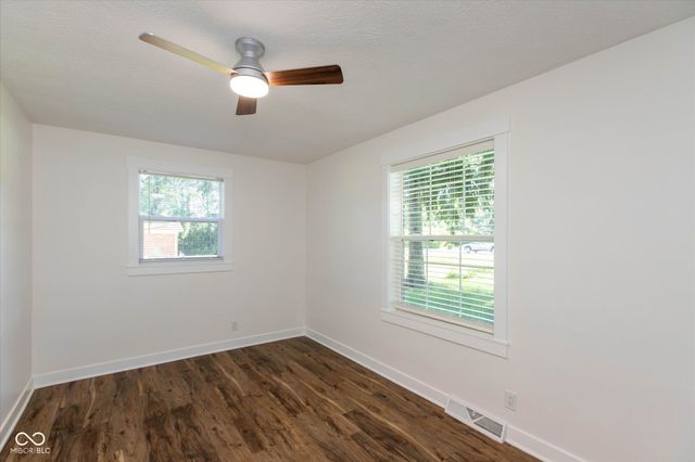1074 S Avon Avenue, Avon, IN 46123
