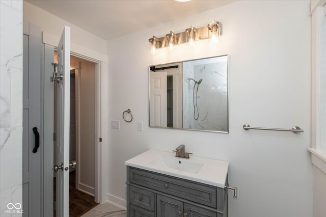 1074 S Avon Avenue, Avon, IN 46123