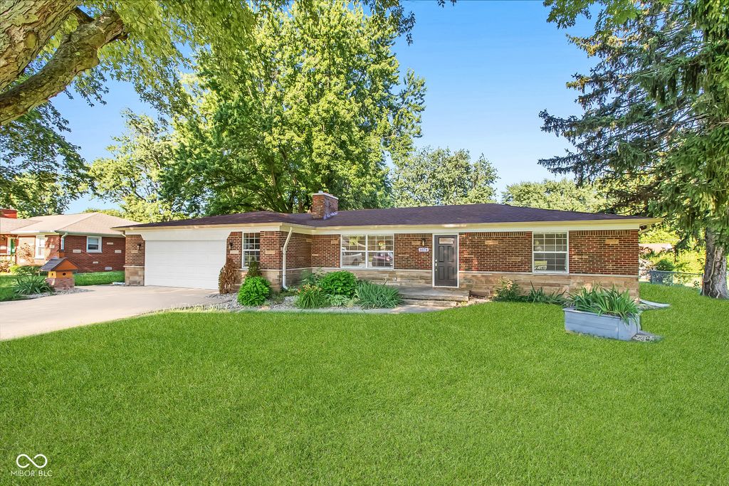 1074 S Avon Avenue, Avon, IN 46123