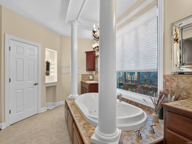 7611 Cinereal Court, Roanoke, IN 46783