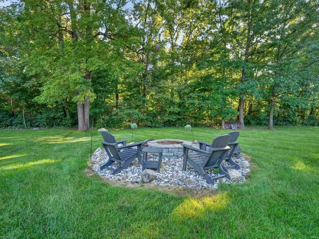 7611 Cinereal Court, Roanoke, IN 46783