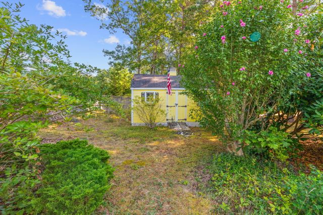 12 Yardarm Drive, Mashpee, MA 02649