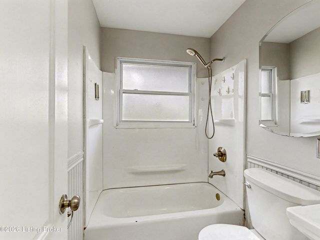 468 Crestwood Ln, Louisville, KY 40229