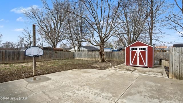 468 Crestwood Ln, Louisville, KY 40229