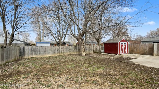 468 Crestwood Ln, Louisville, KY 40229