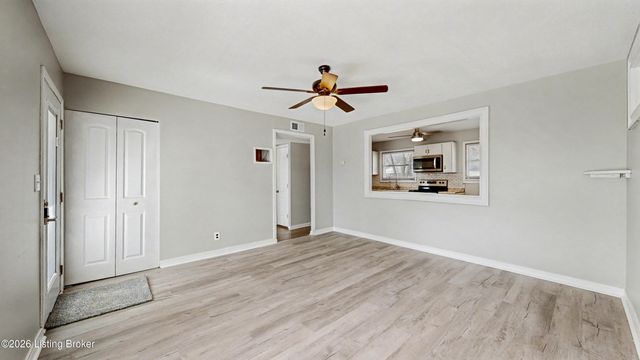 468 Crestwood Ln, Louisville, KY 40229