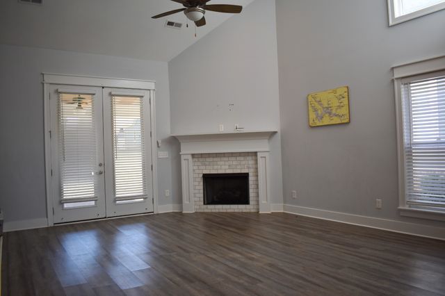 56 Suntan Ct, Winchester, TN 37398