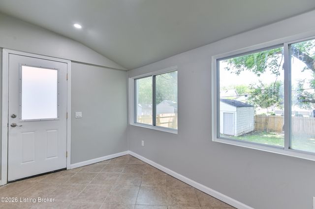 129 S 44th St, Louisville, KY 40212